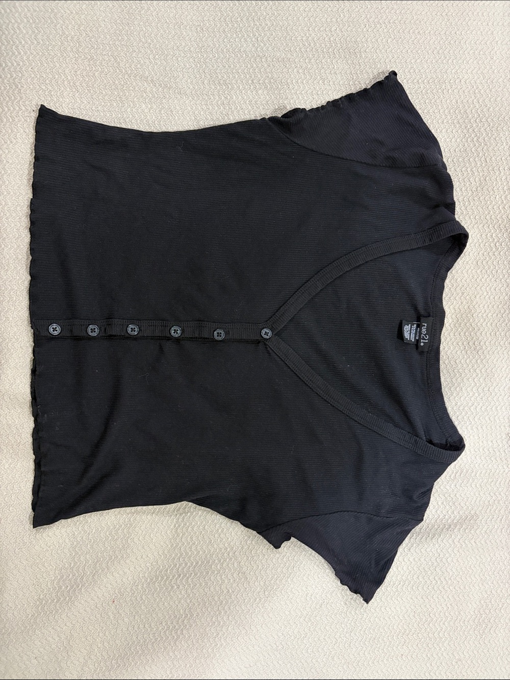 Rue21 Black Ribbed Button-Front Crop Tee